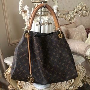 • SOLD SOLD SOLD •